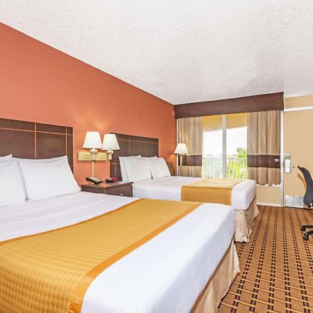 Days Inn by Wyndham Fort Lauderdale-Oakland Park Airport N Wilton Manors Eksteriør bilde