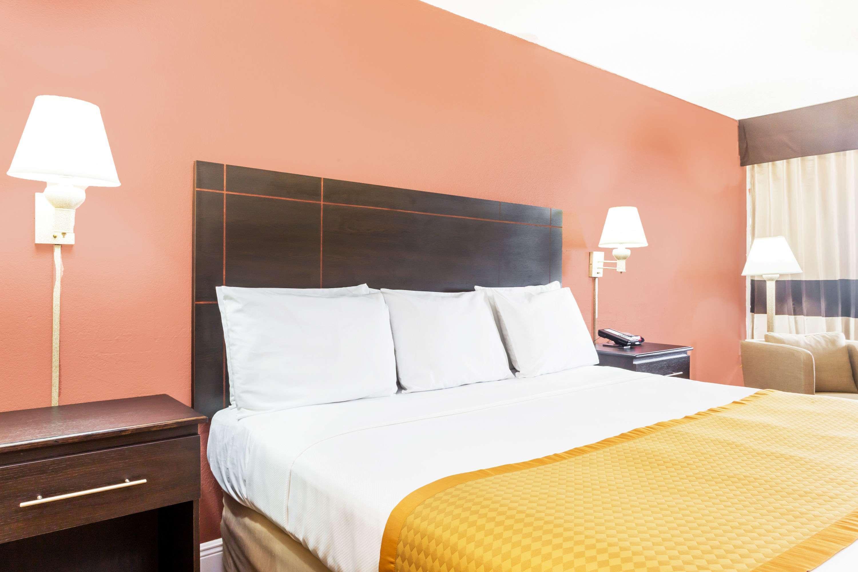 Days Inn by Wyndham Fort Lauderdale-Oakland Park Airport N Wilton Manors Eksteriør bilde