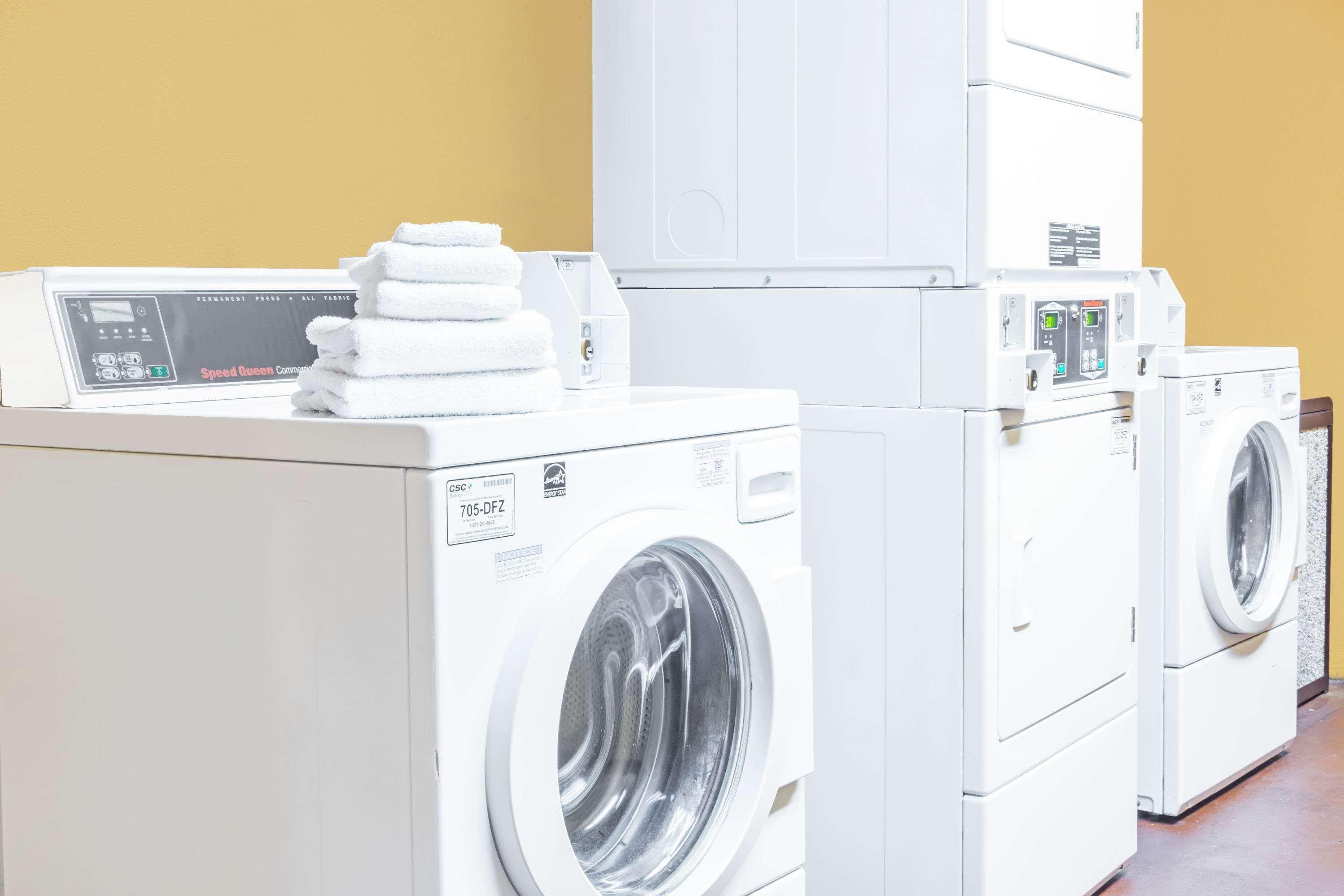 Days Inn by Wyndham Fort Lauderdale-Oakland Park Airport N Wilton Manors Eksteriør bilde