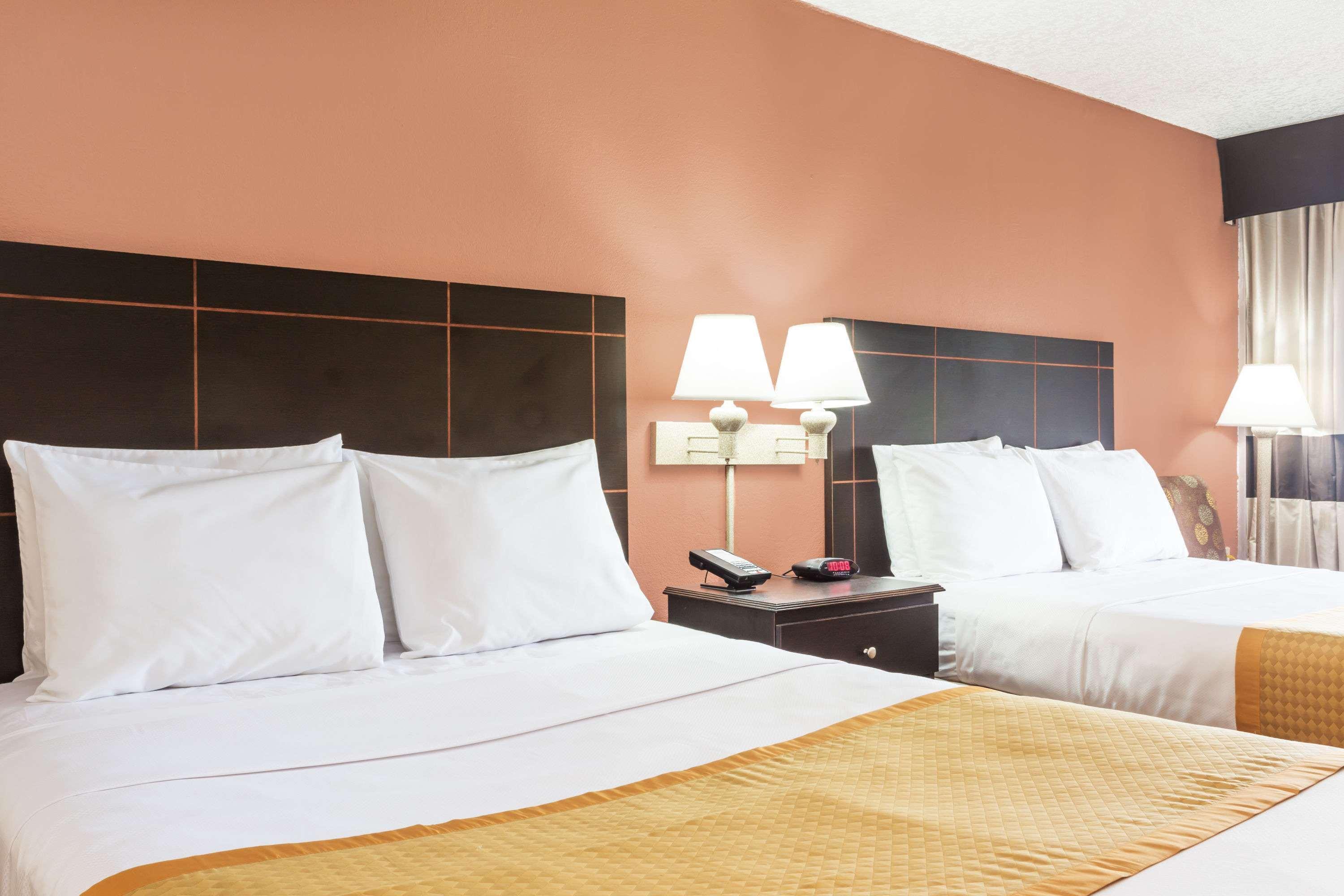 Days Inn by Wyndham Fort Lauderdale-Oakland Park Airport N Wilton Manors Eksteriør bilde