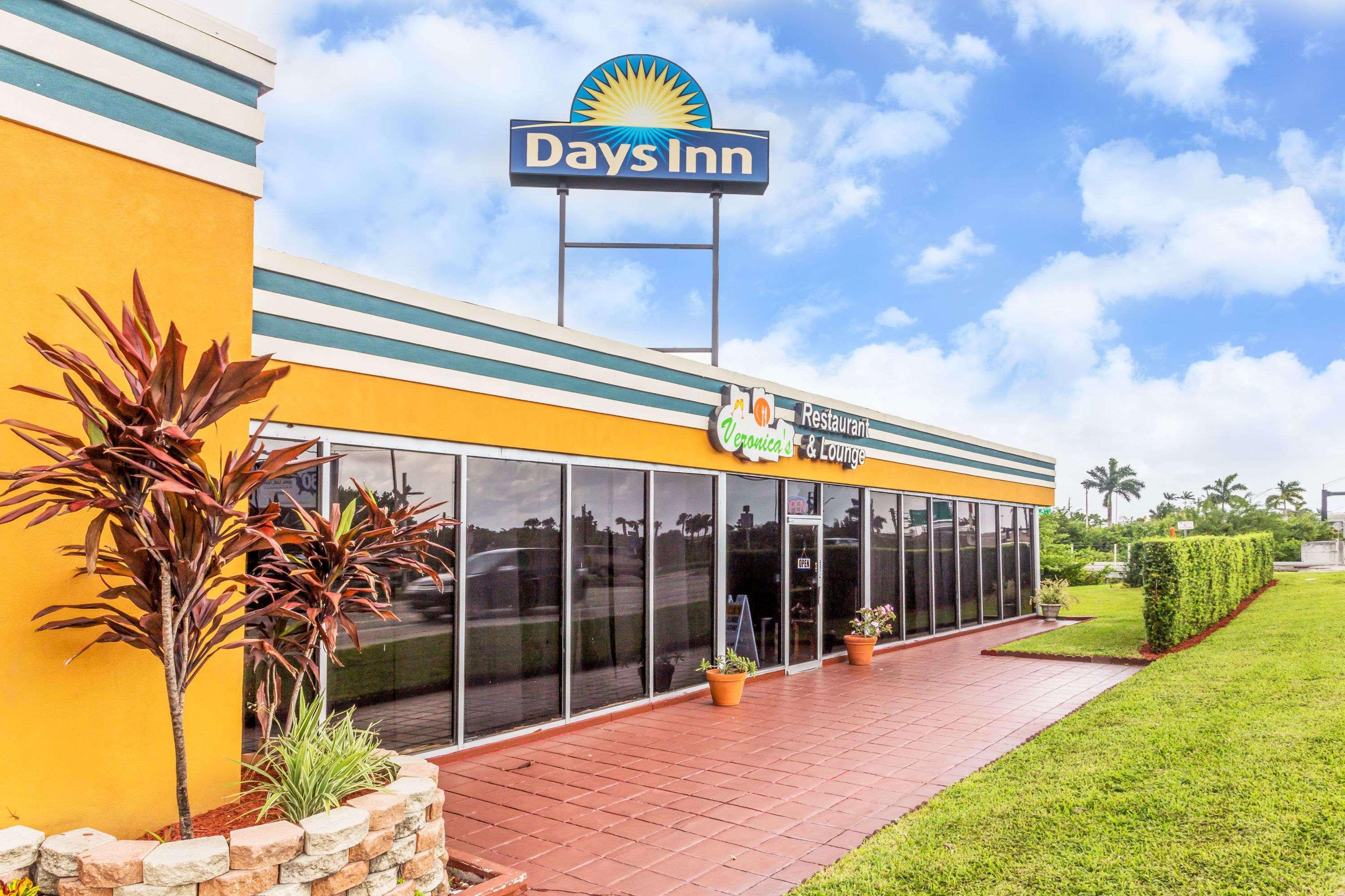 Days Inn by Wyndham Fort Lauderdale-Oakland Park Airport N Wilton Manors Eksteriør bilde