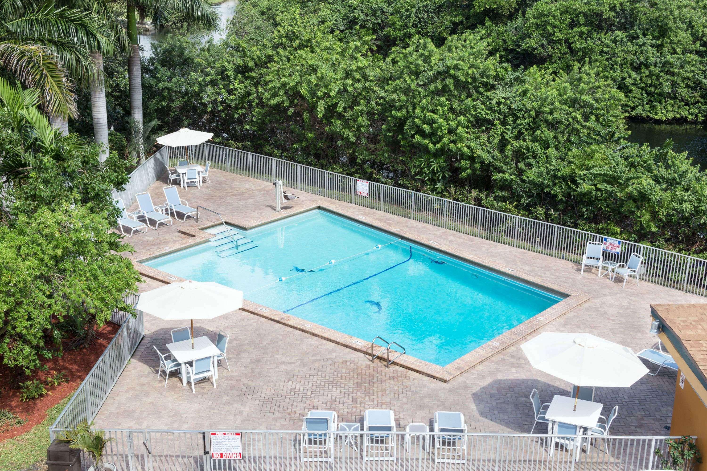 Days Inn by Wyndham Fort Lauderdale-Oakland Park Airport N Wilton Manors Eksteriør bilde