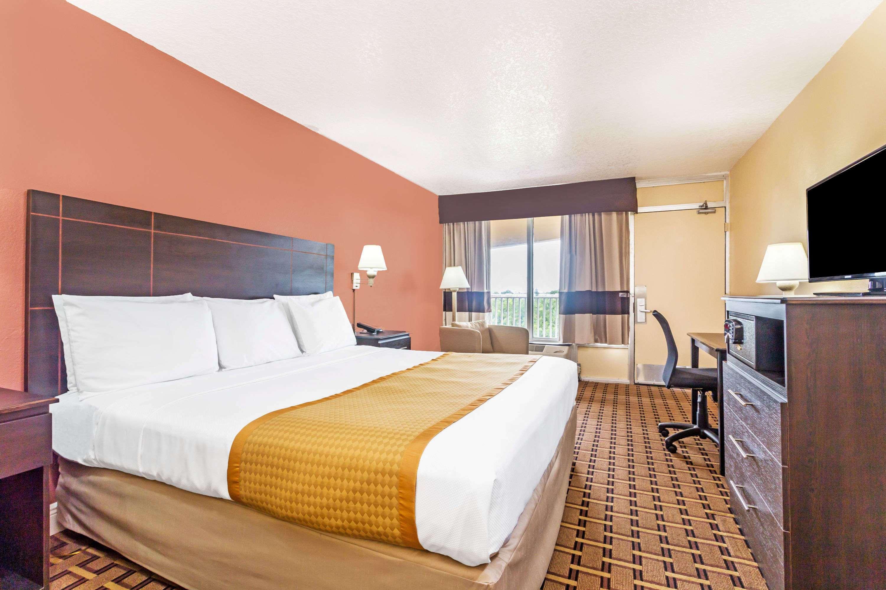 Days Inn by Wyndham Fort Lauderdale-Oakland Park Airport N Wilton Manors Eksteriør bilde