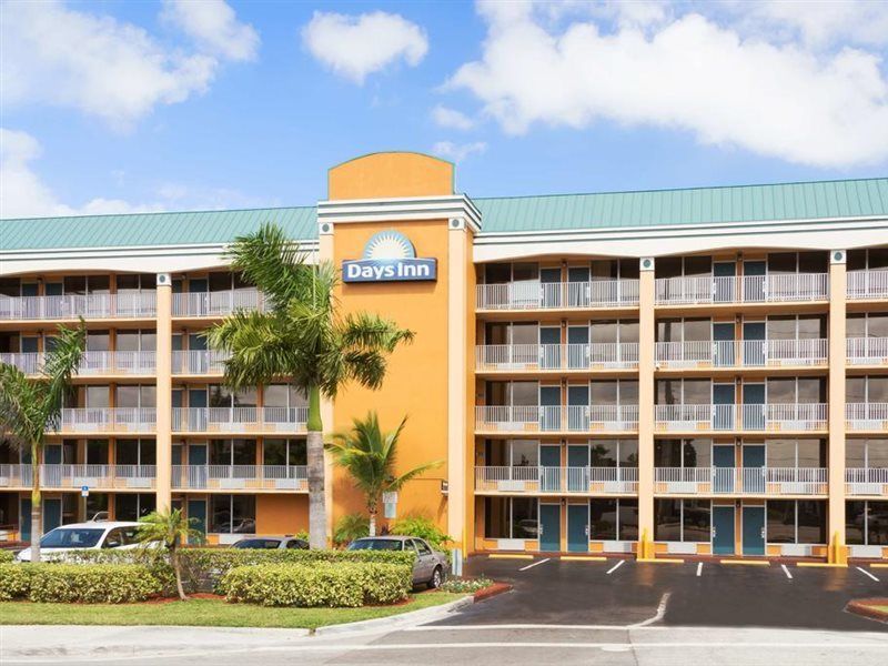 Days Inn by Wyndham Fort Lauderdale-Oakland Park Airport N Wilton Manors Eksteriør bilde