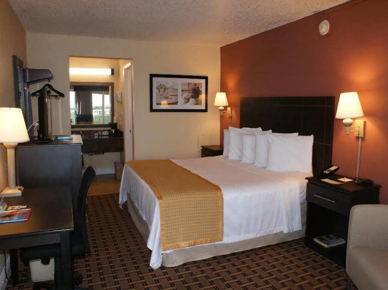Days Inn by Wyndham Fort Lauderdale-Oakland Park Airport N Wilton Manors Eksteriør bilde